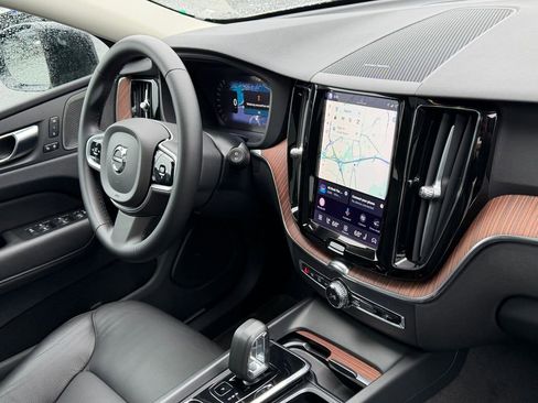 Certified 2023 Volvo XC60 B5 Plus w/ Climate Package AWD/4WD image 13