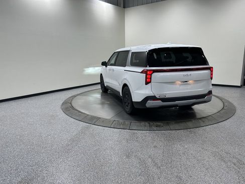 New 2026 Kia Carnival image 7