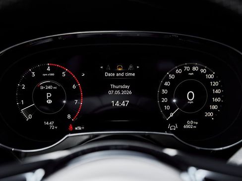 Used 2024 Bentley Bentayga AWD/4WD image 61