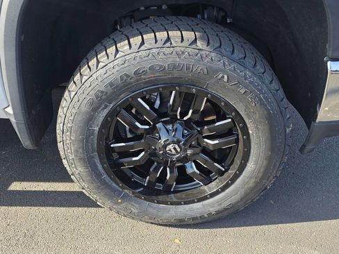 Used 2020 Chevrolet Silverado 2500 LTZ w/ LTZ Plus Package image 9