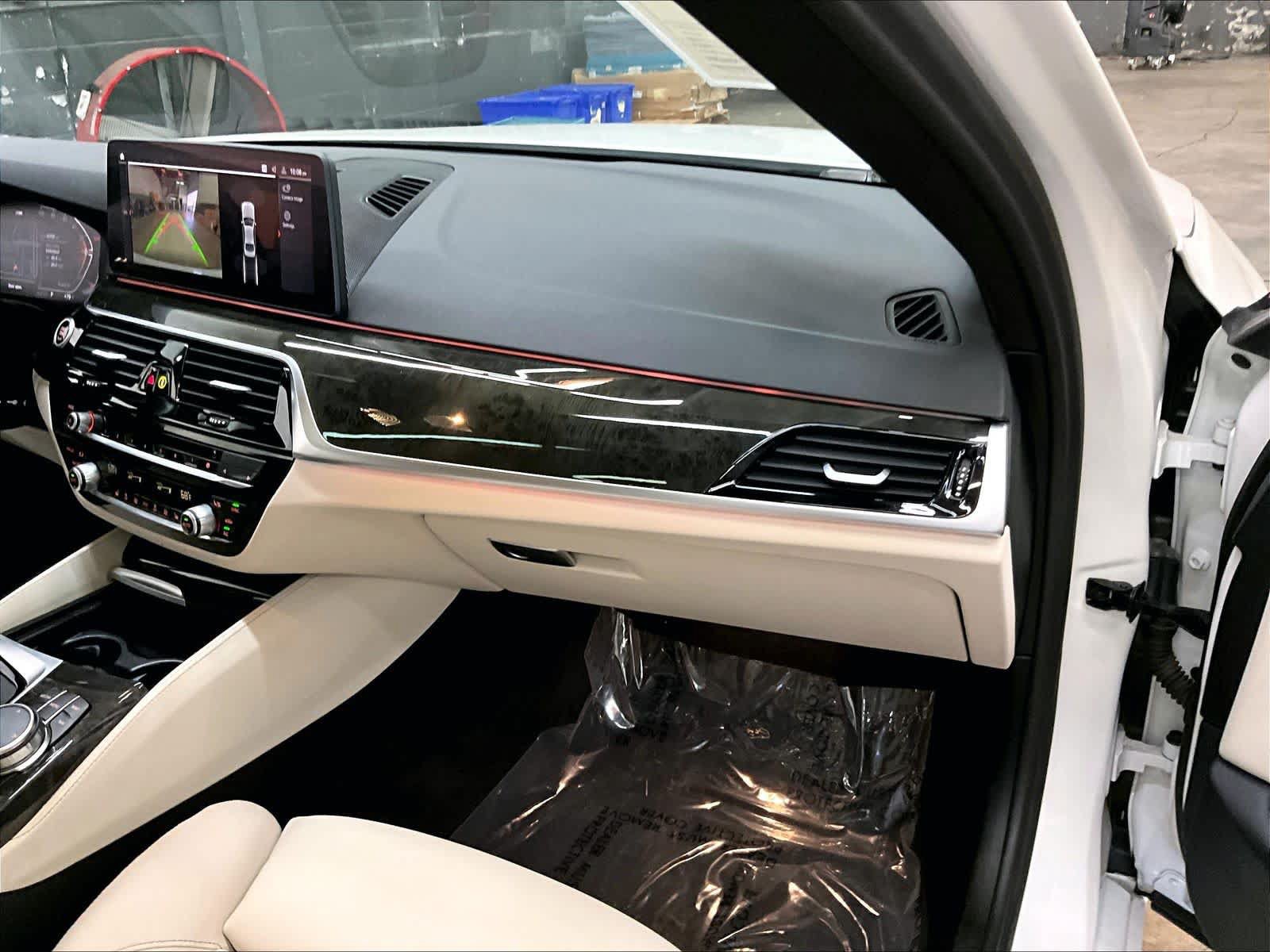 Used 2023 BMW 540i w/ M Sport Package RWD image 21