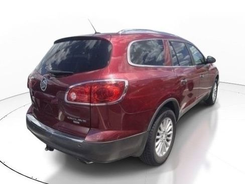 Used 2008 Buick Enclave CXL w/ Entertainment Package #2 FWD image 4