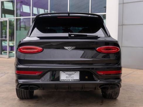 Used 2024 Bentley Bentayga AWD/4WD image 17