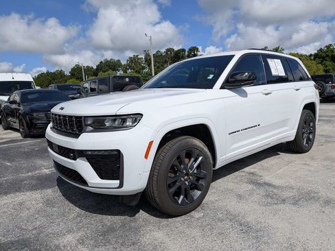 Used 2026 Jeep Grand Cherokee Limited AWD/4WD image 7