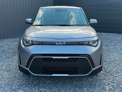 Used 2025 Kia Soul LX w/ LX Technology Package FWD image 2