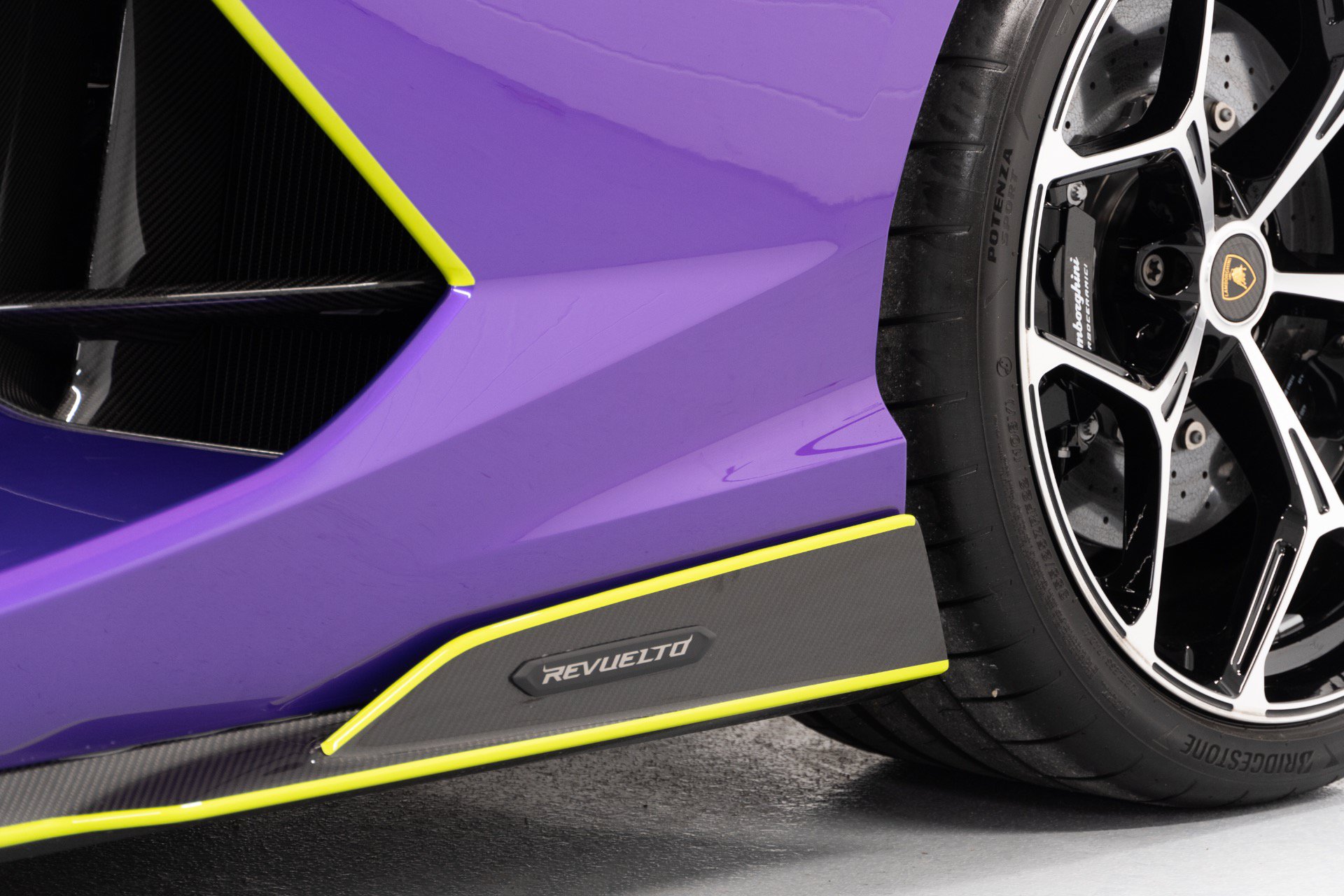 Used 2024 Lamborghini Revuelto AWD/4WD image 10