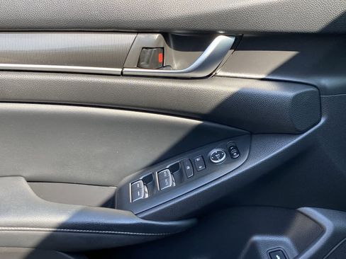 Used 2018 Honda Accord Sport image 15