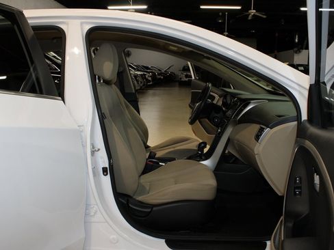 Used 2016 Hyundai Elantra GT image 14