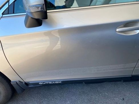 Used 2017 Subaru Outback 2.5i Premium AWD/4WD image 9