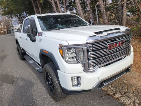 Used 2020 GMC Sierra 3500 Denali w/ Denali Ultimate Package image 3