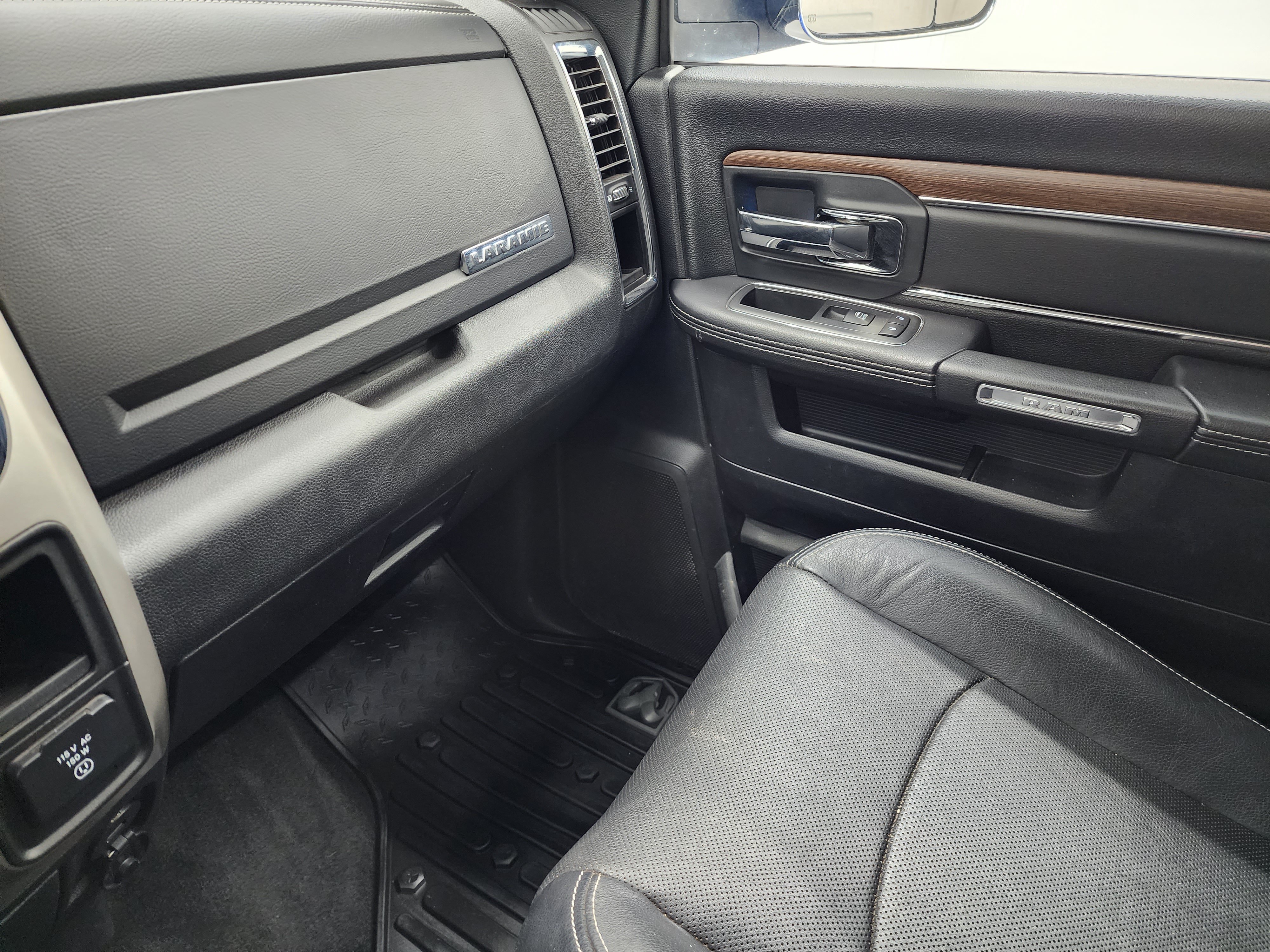 Used 2017 RAM 2500 Laramie AWD/4WD image 12