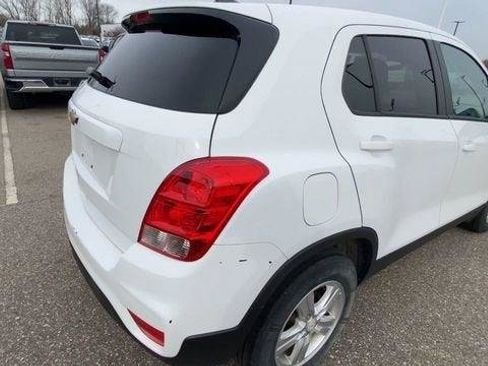 Used 2021 Chevrolet Trax LS w/ Tint and Cruise Package FWD image 2