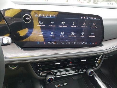 New 2026 Chevrolet Suburban Premier image 16