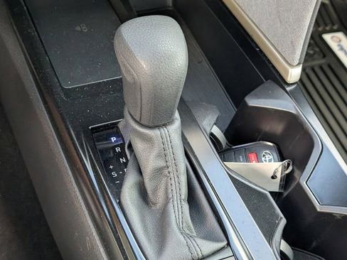 Used 2025 Toyota Camry LE w/ Convenience Package image 25