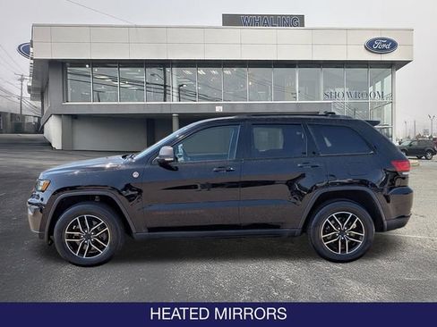 Used 2019 Jeep Grand Cherokee Trailhawk AWD/4WD image 5