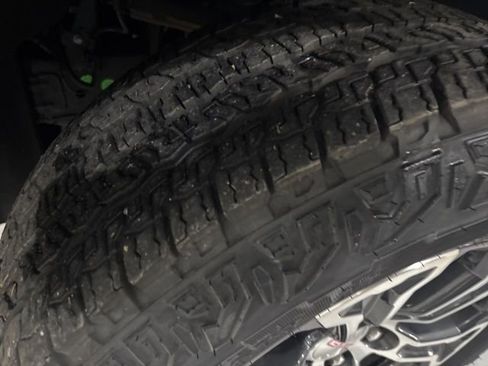 Used 2024 GMC Canyon AT4 w/ Technology Package image 41