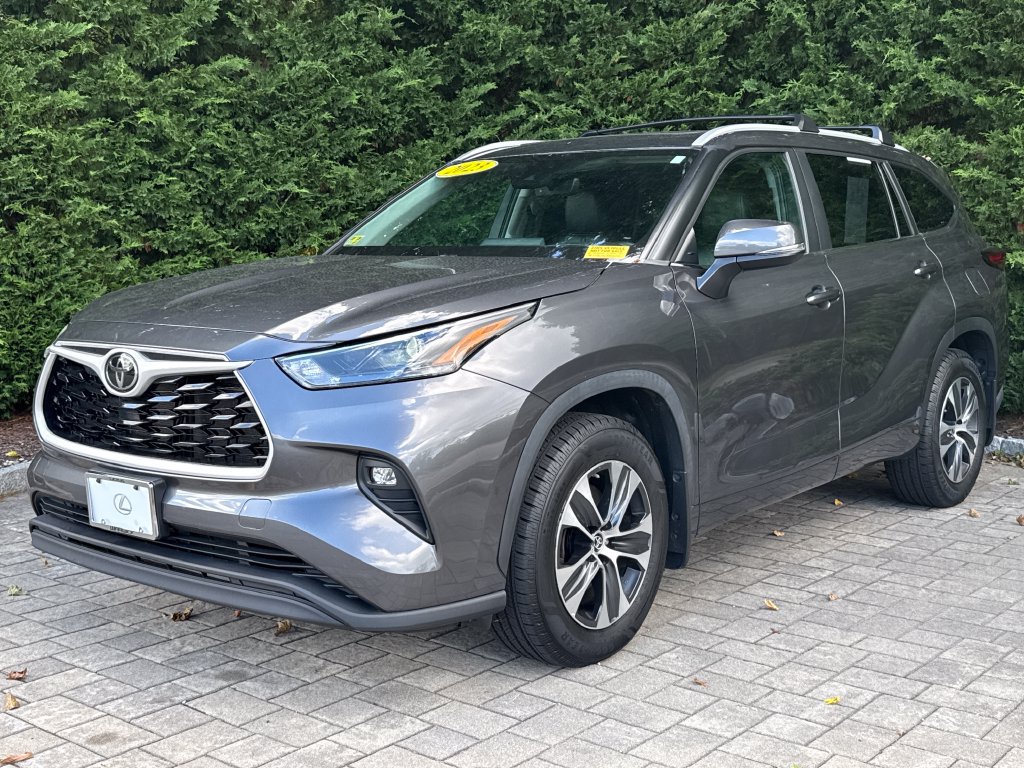Used 2023 Toyota Highlander XLE FWD 360° Tour