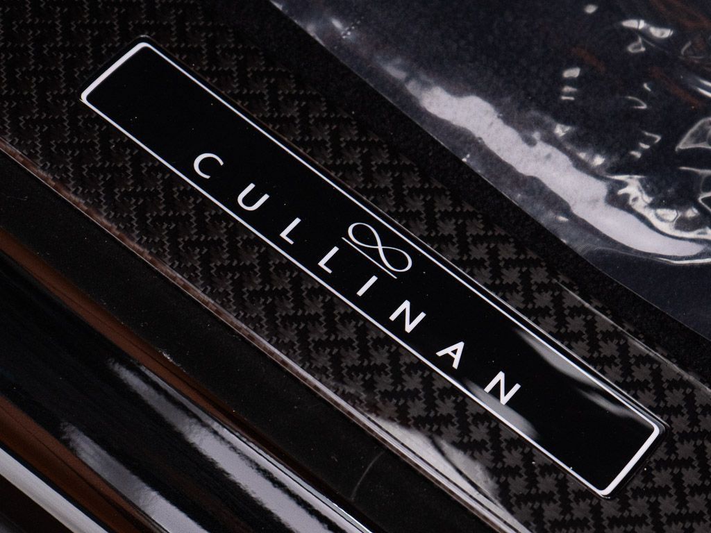 New 2027 Rolls-Royce Cullinan Black Badge AWD/4WD image 14