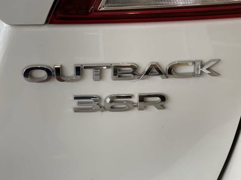 Used 2015 Subaru Outback 3.6R Limited AWD/4WD image 12