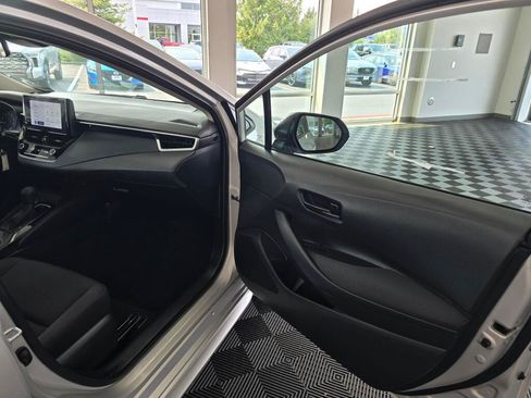 Used 2024 Toyota Corolla LE FWD image 40