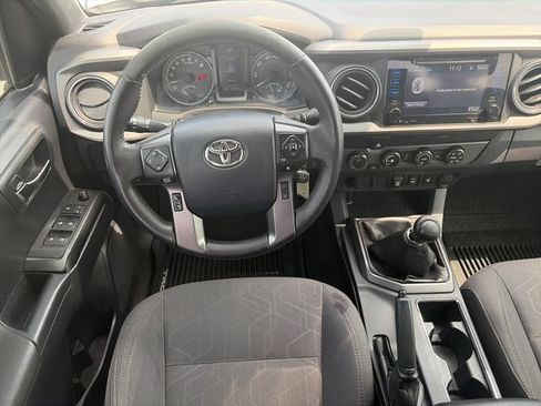 Used 2019 Toyota Tacoma TRD Off-Road AWD/4WD image 15