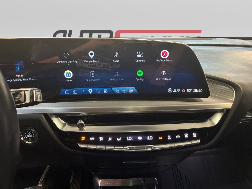 Used 2025 Cadillac Lyriq Luxury AWD/4WD image 14