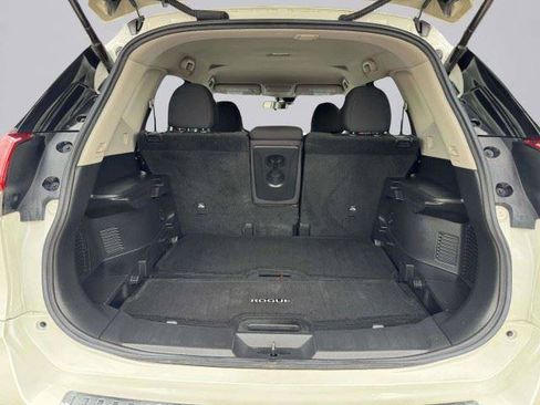 Used 2019 Nissan Rogue SV FWD image 61