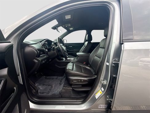 Used 2023 Chevrolet Traverse RS image 22