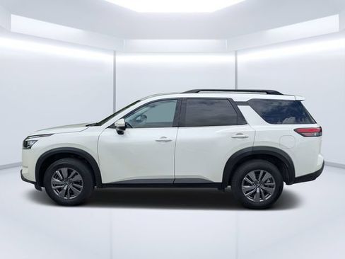 Used 2024 Nissan Pathfinder SV FWD image 6