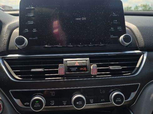 Used 2018 Honda Accord LX image 13