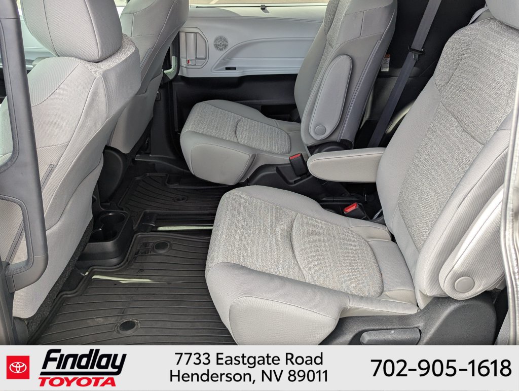 Certified 2025 Toyota Sienna LE AWD/4WD image 9
