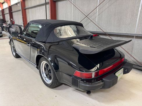 Used 1987 Porsche 911 Carrera RWD image 17
