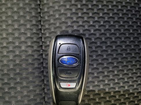 Used 2023 GMC Acadia SLE w/ Driver Convenience Package image 32