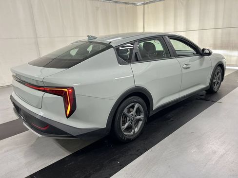 Used 2025 Kia K4 FWD image 2