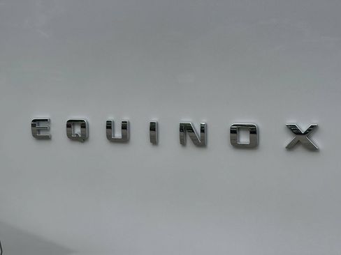 Used 2022 Chevrolet Equinox LT FWD image 8