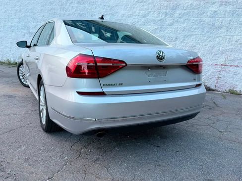 Used 2016 Volkswagen Passat 1.8T SE FWD image 5