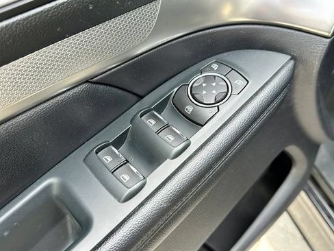 Used 2019 Ford Explorer XLT w/ Equipment Group 202A FWD image 11