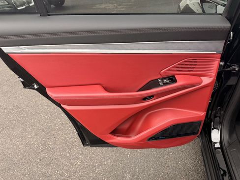 Used 2025 Jeep Wagoneer S Launch Edition image 12