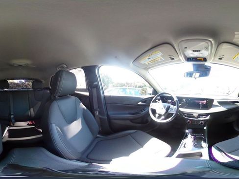 Used 2025 Buick Encore GX Preferred AWD/4WD image 41