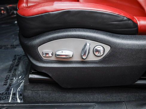 Used 2023 Porsche Macan image 25