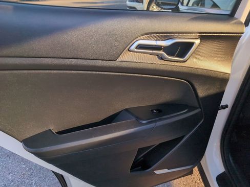 Used 2023 Kia Sportage LX image 10