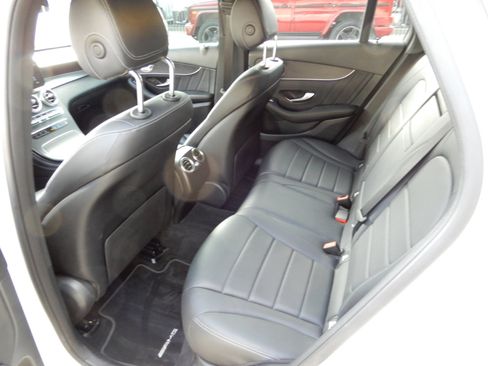 Used 2021 Mercedes-Benz GLC 300 4MATIC image 10