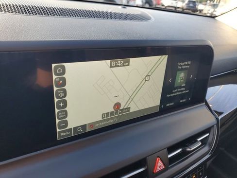 New 2025 Kia Seltos X-Line AWD/4WD image 16