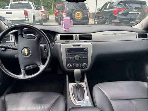 Used 2007 Chevrolet Impala LTZ FWD image 16