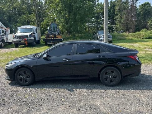 Used 2022 Hyundai Elantra SEL w/ Convenience Package FWD image 8