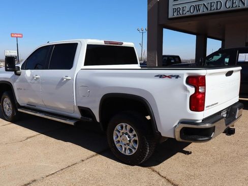 Used 2021 Chevrolet Silverado 2500 LT w/ Fleet Comfort Package AWD/4WD image 3