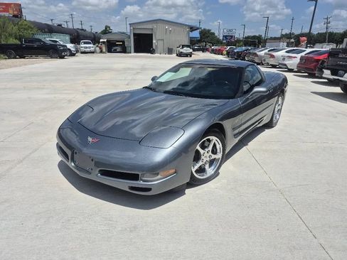 Used 2004 Chevrolet Corvette Coupe w/ Roof Package RWD image 1