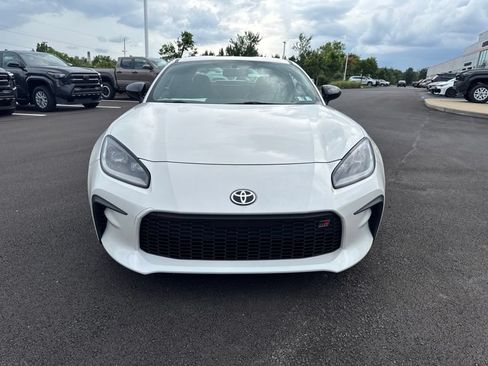Used 2023 Toyota GR86 Premium w/ ALL Weather Mat Package (TMS) RWD image 2