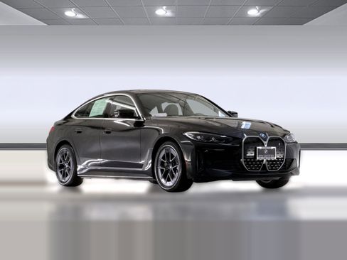 Certified 2023 BMW i4 eDrive40 w/ Premium Package RWD image 7