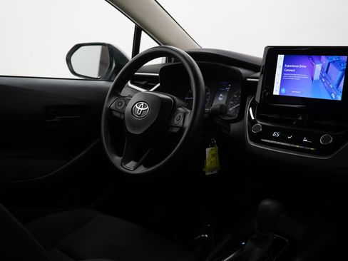 Used 2025 Toyota Corolla LE FWD image 15